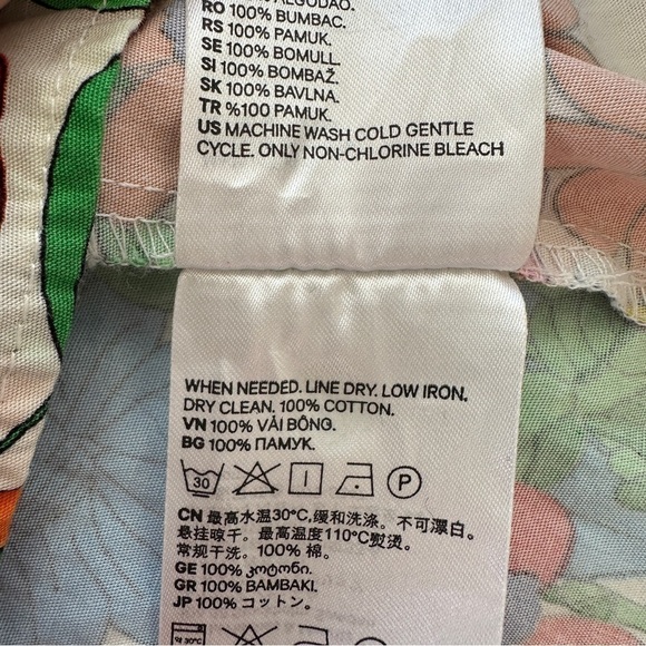 H&M top, off-shoulder, short balloon  sleeves, loose fitting, 💯 cotton, floral - Picture 14 of 14